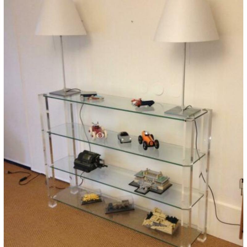 Glazen open vitrinekast design BOR
