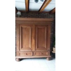 Buffet kast, oud eiken