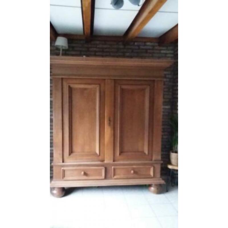 Buffet kast, oud eiken