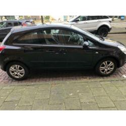 Opel Corsa 1.2 automaat Zwart