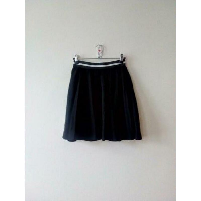 Rok. Zwart. Stretch. Maat M. Nieuw! Met prijskaartje
