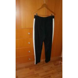 Fijne Zara broek mt L (40) met zijstreep, elastiek in taille