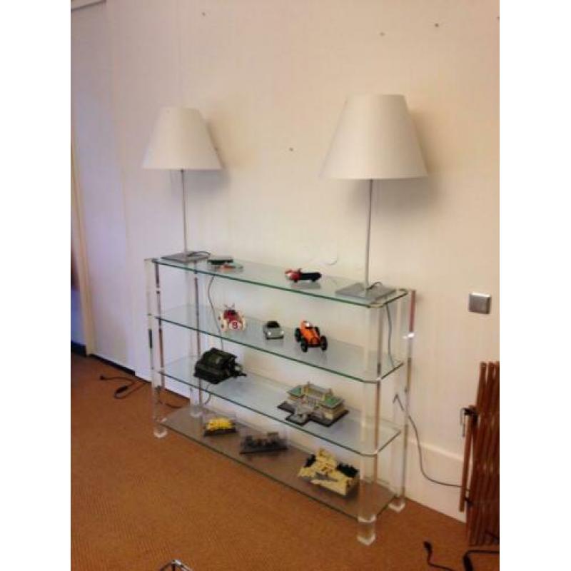 Glazen open vitrinekast design BOR