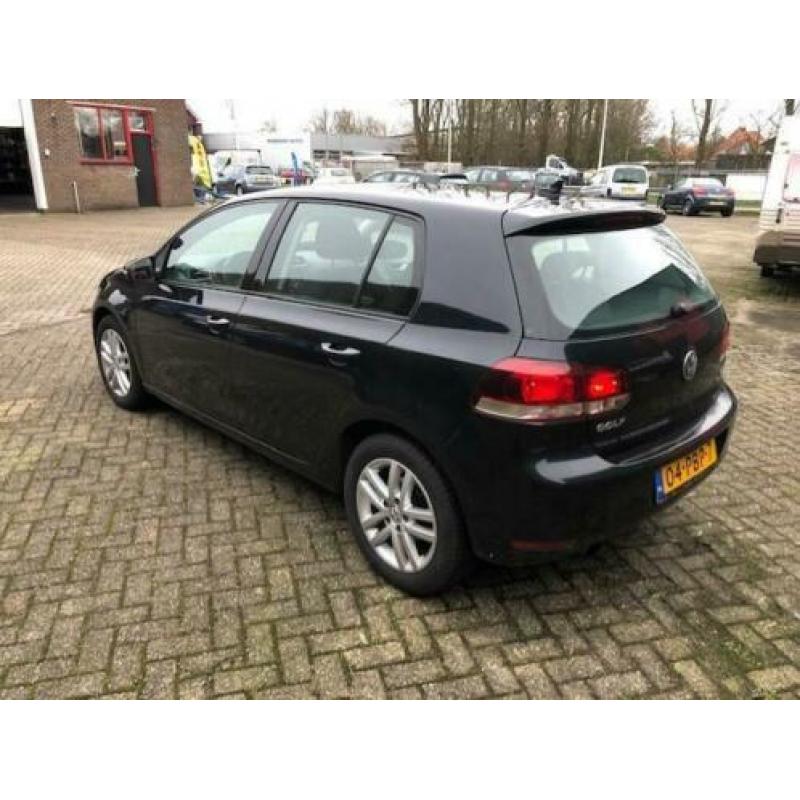 Volkswagen Golf 1.6 TDI Highline BlueMotion