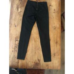 Pieces zwarte broek maat s met rits aan de achterkant