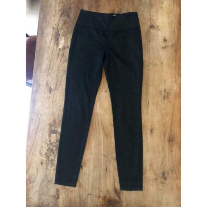 Pieces zwarte broek maat s met rits aan de achterkant