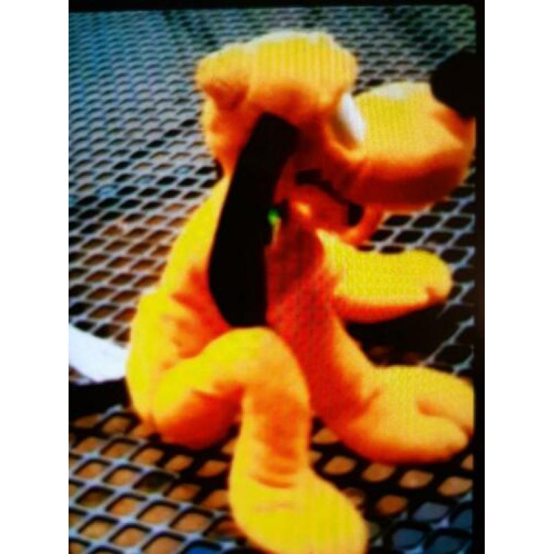Mattel Disney Pluto knuffel. No.19