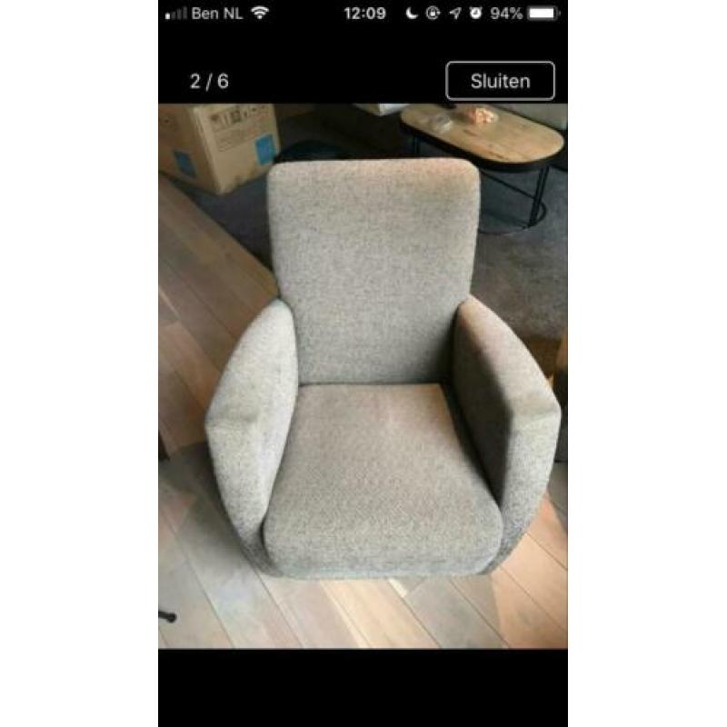 2 stoelen (fauteuils)