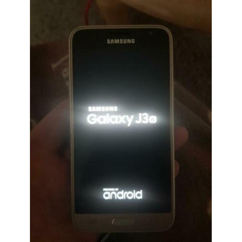Samsung Galaxy.. j3 zonder lader..