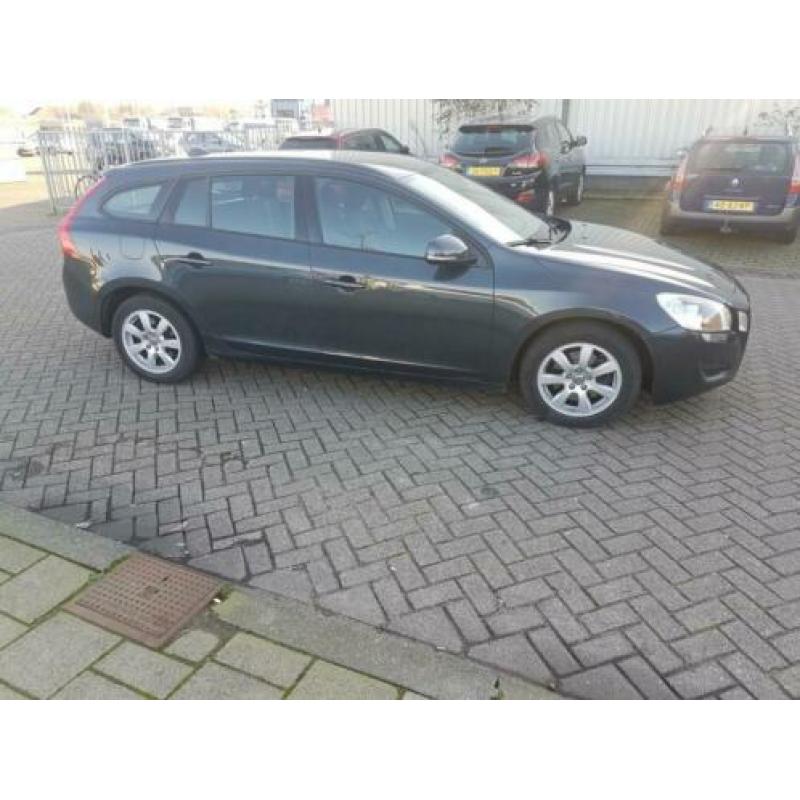 Volvo V60 1.6 DRIVe R-Design