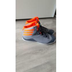Basketbal schoenen Adidas maat 45