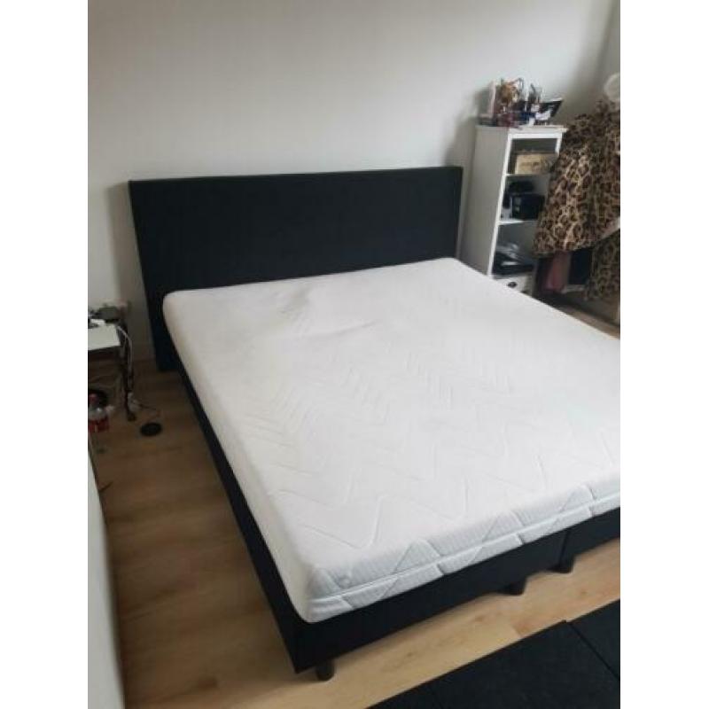 Boxspring 180x200 (+ eventueel matras)
