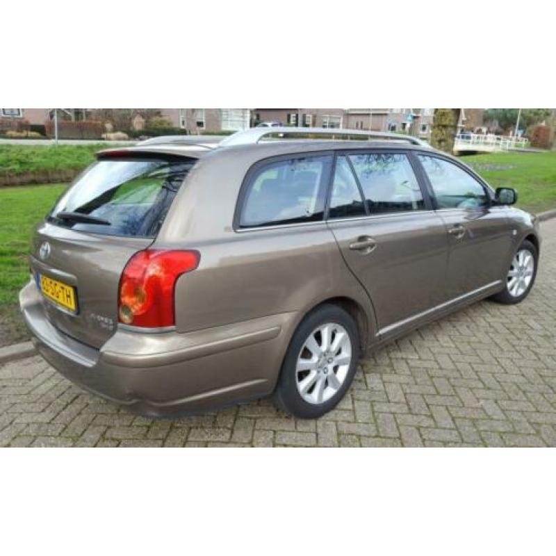 Toyota Avensis Wagon 2.0D-4D Linea Luna