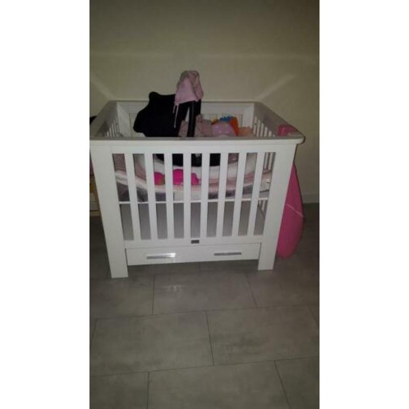 nette witte box met la