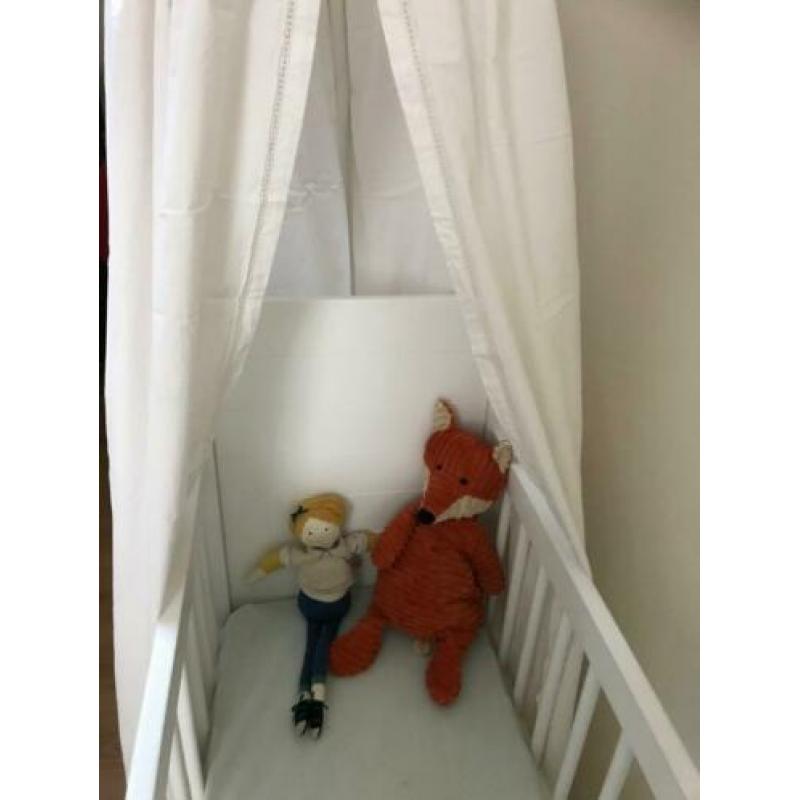Babybedje ledikantje / wiegje