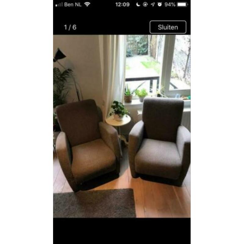2 stoelen (fauteuils)