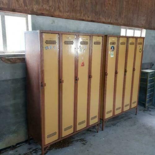 2 unieke lockers / kluisjes / fabrieks kasten kleding locker