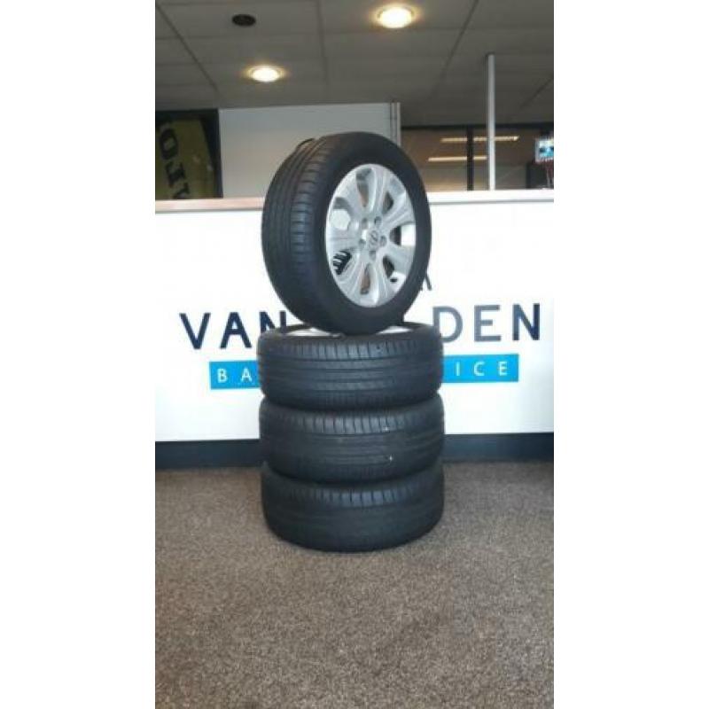 16 inch Opel Zafira velgen met zomerbanden!