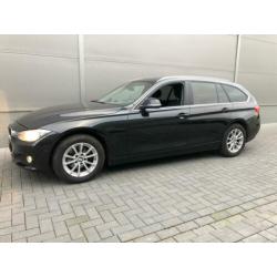 BMW 3-serie Touring 318d Executive navigatie