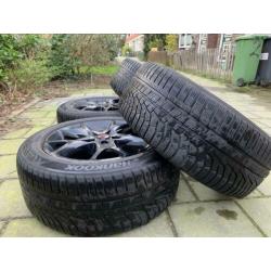 Set winterbanden met 18” velgen voor transporter