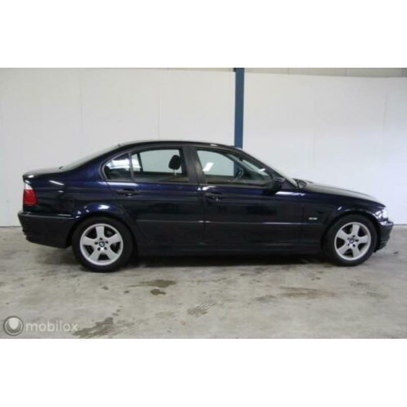 BMW 3-serie 318i Executive