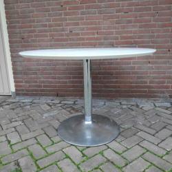 Retro Ronde tafel, wit blad, tulp poot chroom
