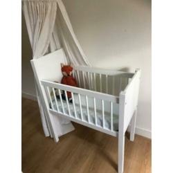Babybedje ledikantje / wiegje