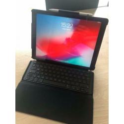 Apple iPad Pro 12.9 (Gen1) - 256Gb incl Pencil & Keyboard