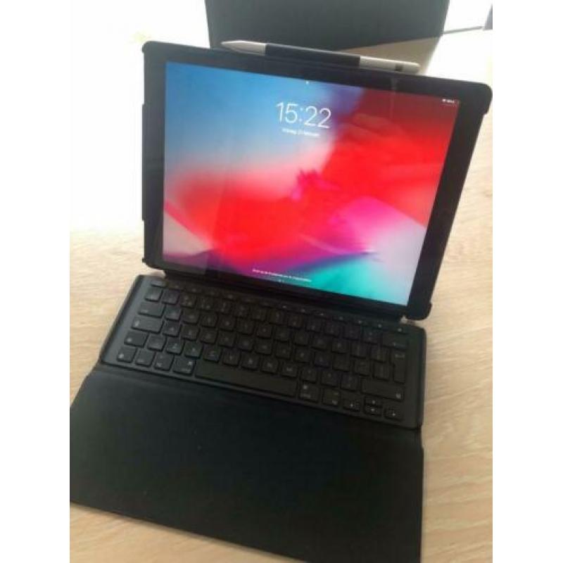 Apple iPad Pro 12.9 (Gen1) - 256Gb incl Pencil & Keyboard