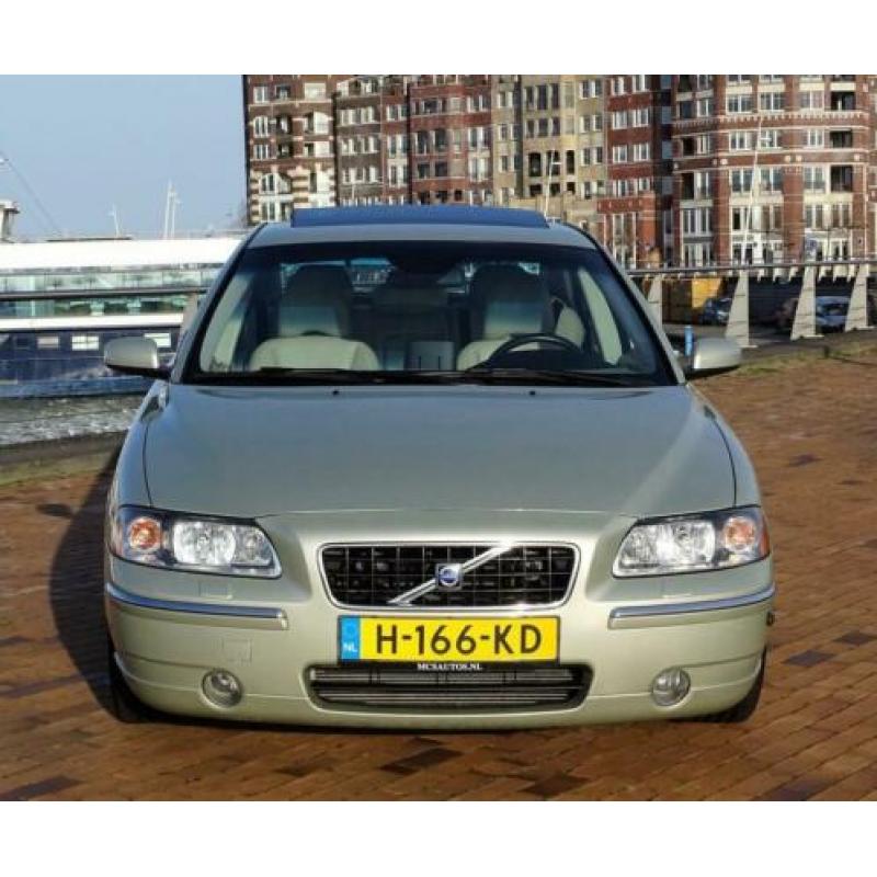 Volvo S60 2.5 T AWD Geartronic 91dkm! Full Options Youngtime
