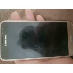 Samsung Galaxy.. j3 zonder lader..