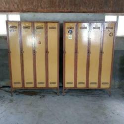 2 unieke lockers / kluisjes / fabrieks kasten kleding locker