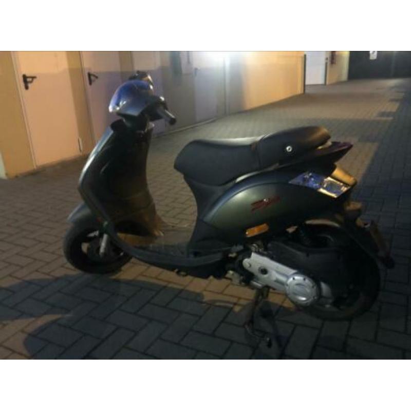 Piaggio Zip brom gele plaat met iget blok sp