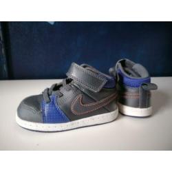 ZGAN baby Nike Mt 22