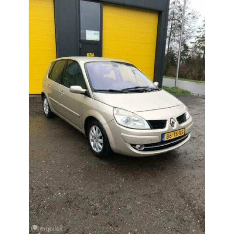 Renault Scenic 2.0-16V Tech Line