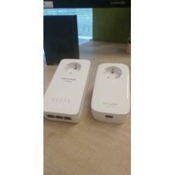 TP-Link AV1200 Gigabit Powerline ac Wi-Fi Kit