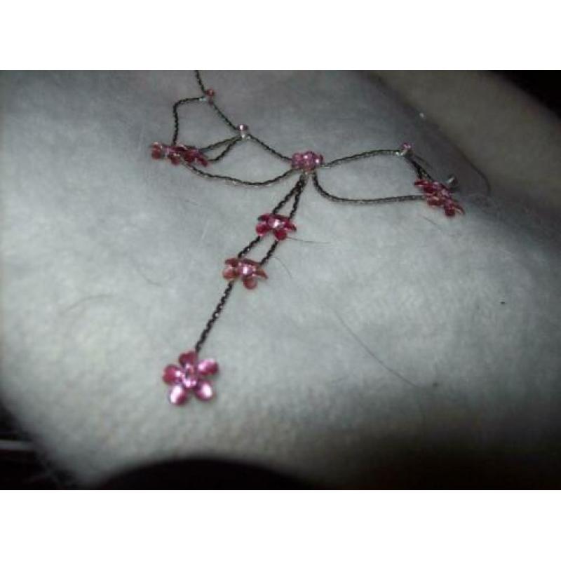 Ketting mooi en Fijn Roze