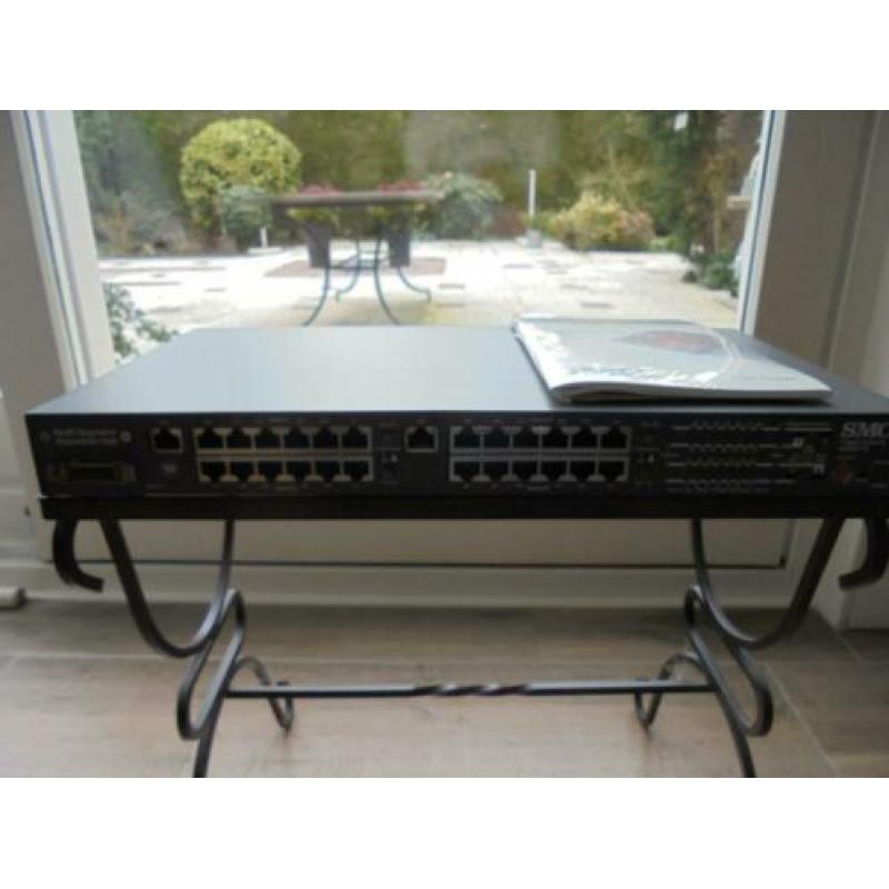 stackable ethernet hub/switch