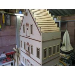 poppenhuis trapgevel model.