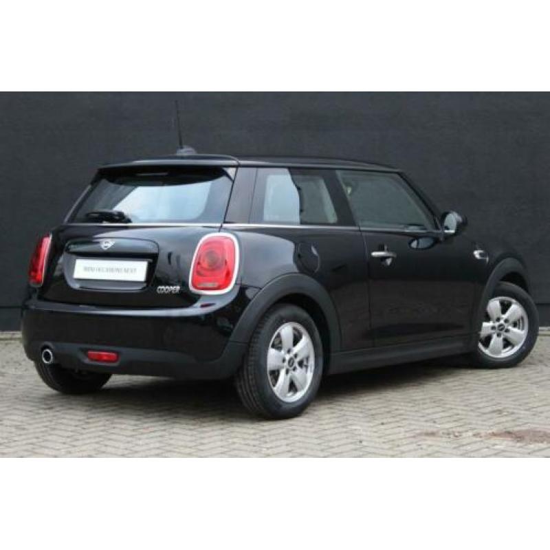 MINI 3-deurs Cooper Business (bj 2019)
