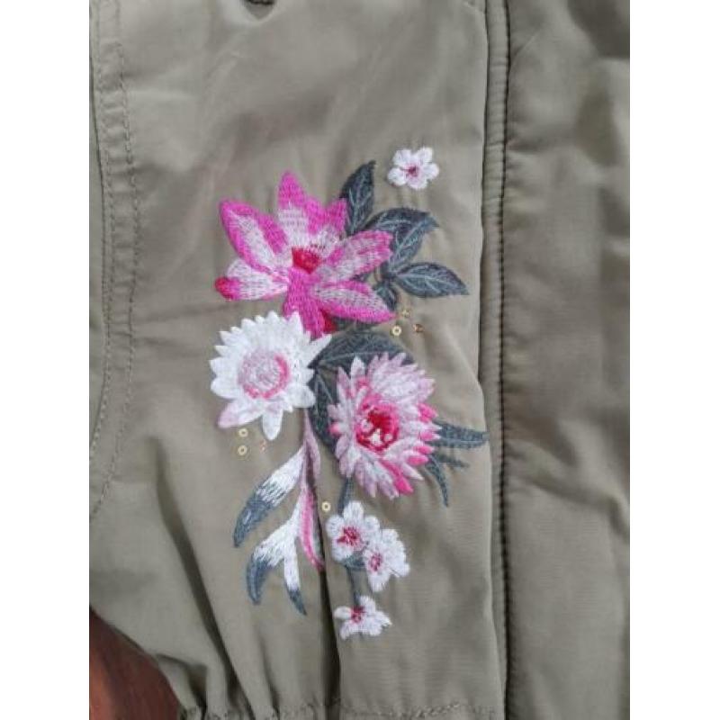 H&M zomerjas / tussenjas maat 134