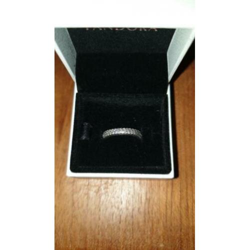 Pandora ring maat 52