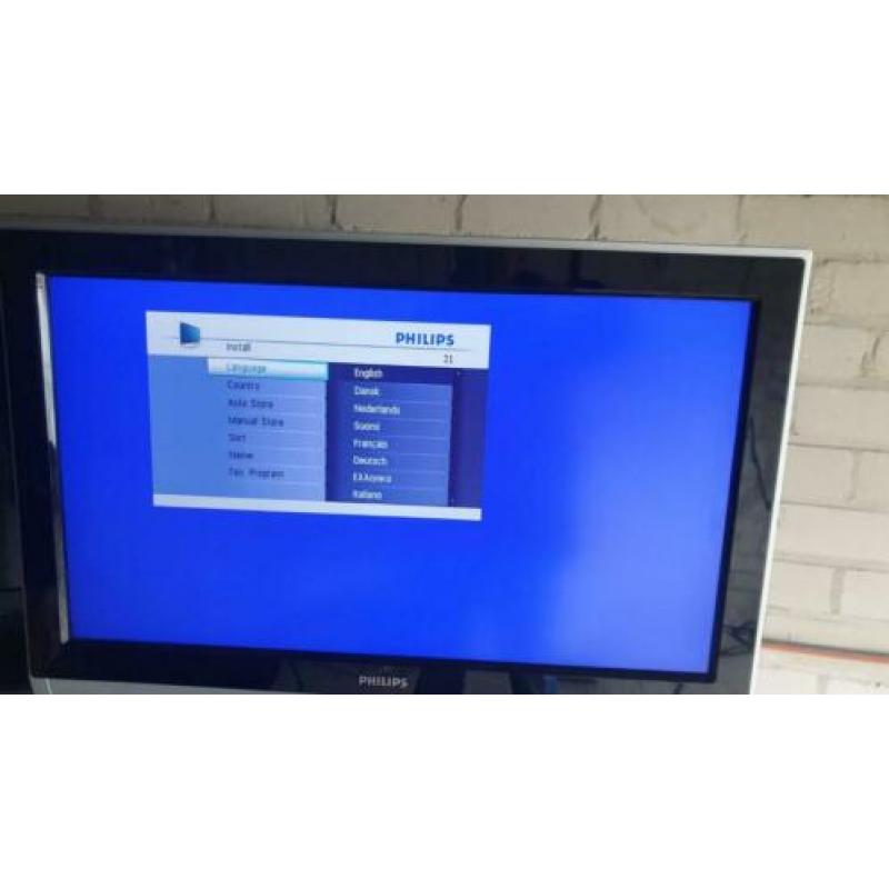 Philips 32 INCH HD TV