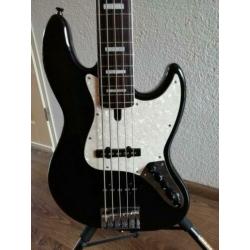 Sire Marcus Miller V7 5 alder