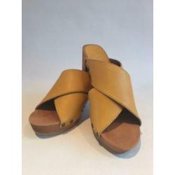 Sanita Wood Ennike Sandal Embossed Leather Yellow 37