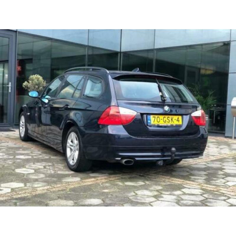 BMW 3-serie 320i Touring clima navi zeer nette staat!