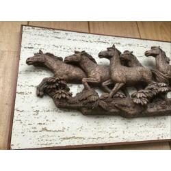 Wanddecoratie / schilderij met paarden in reliëf