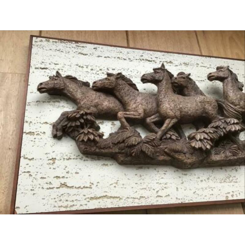 Wanddecoratie / schilderij met paarden in reliëf
