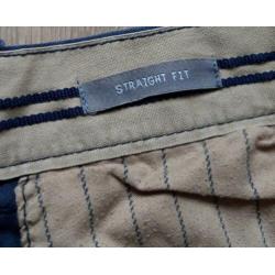 Twee broeken maat 34/30 merk Gap Khakis classics