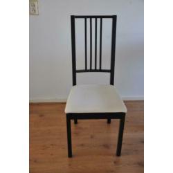 Uitschuifbare eettafel voor 4 personen, incl. 4 stoelen